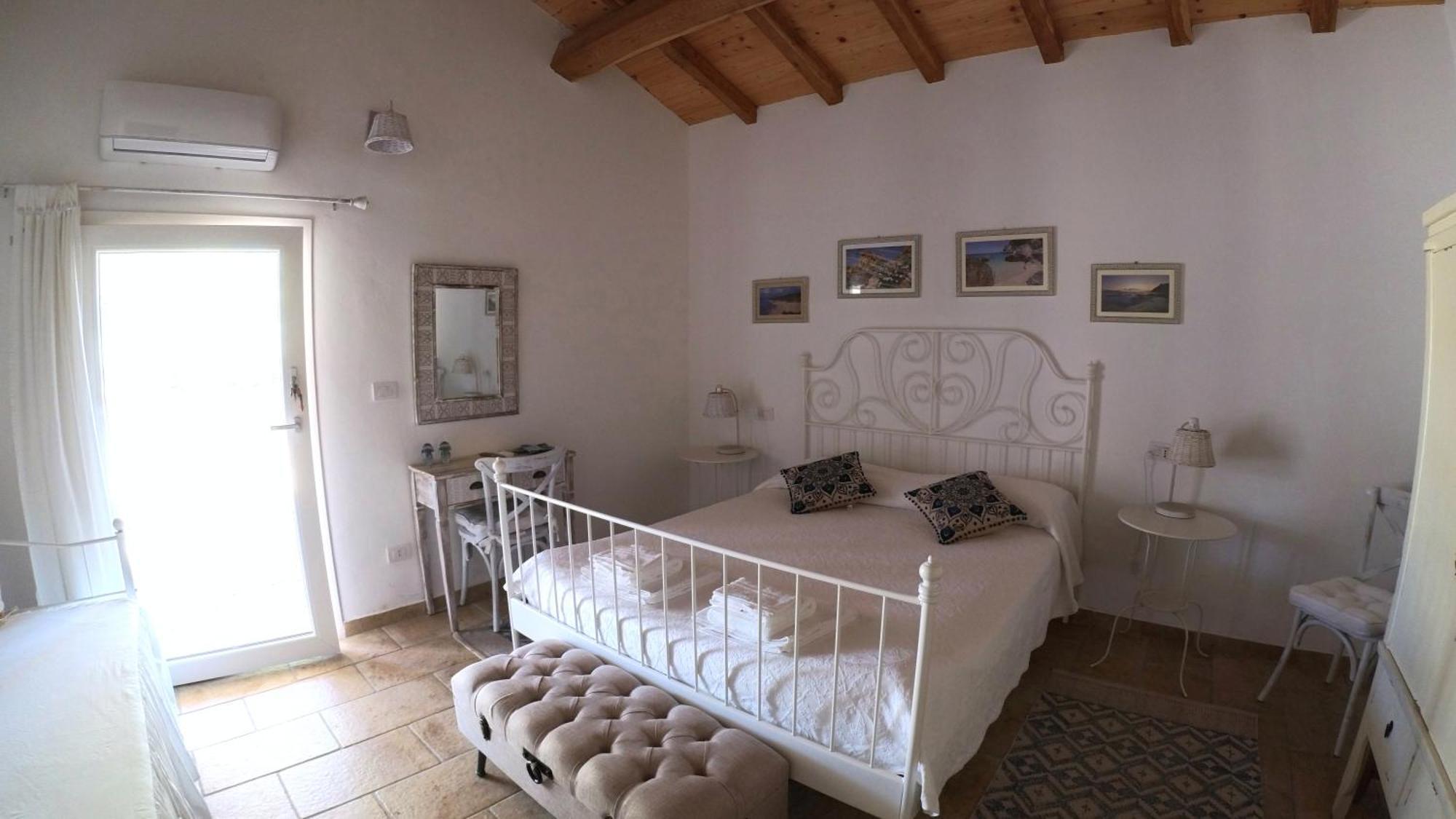 Monti Russu Natural Guest House Aglientu Kültér fotó