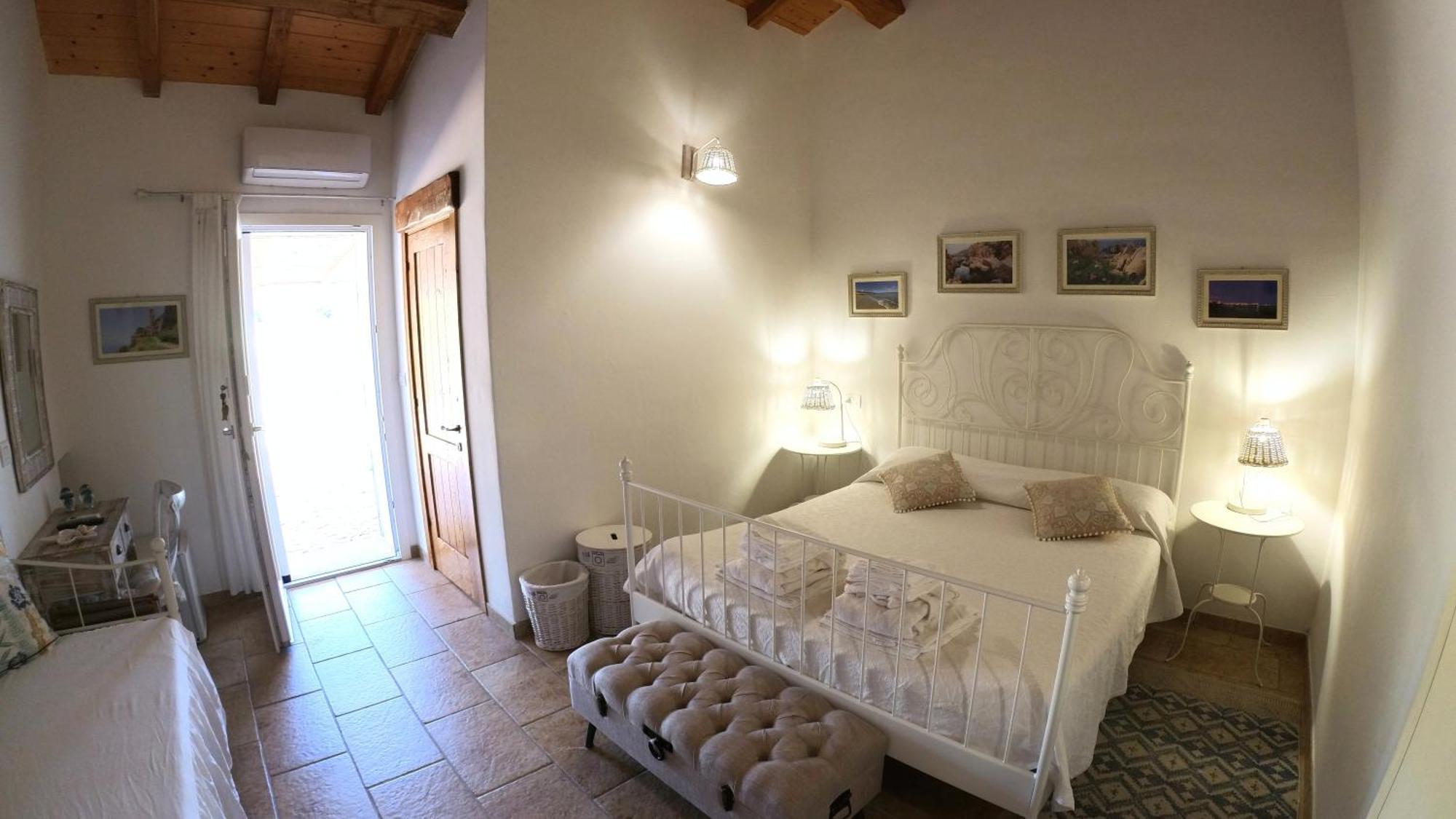 Monti Russu Natural Guest House Aglientu Kültér fotó