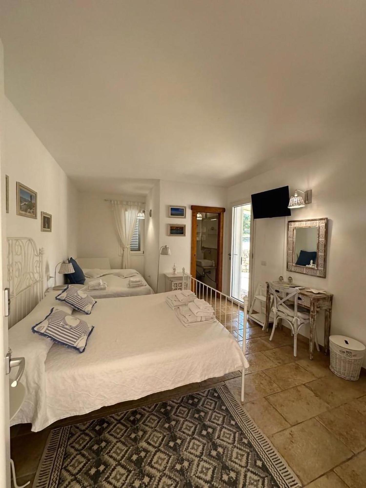 Monti Russu Natural Guest House Aglientu Kültér fotó