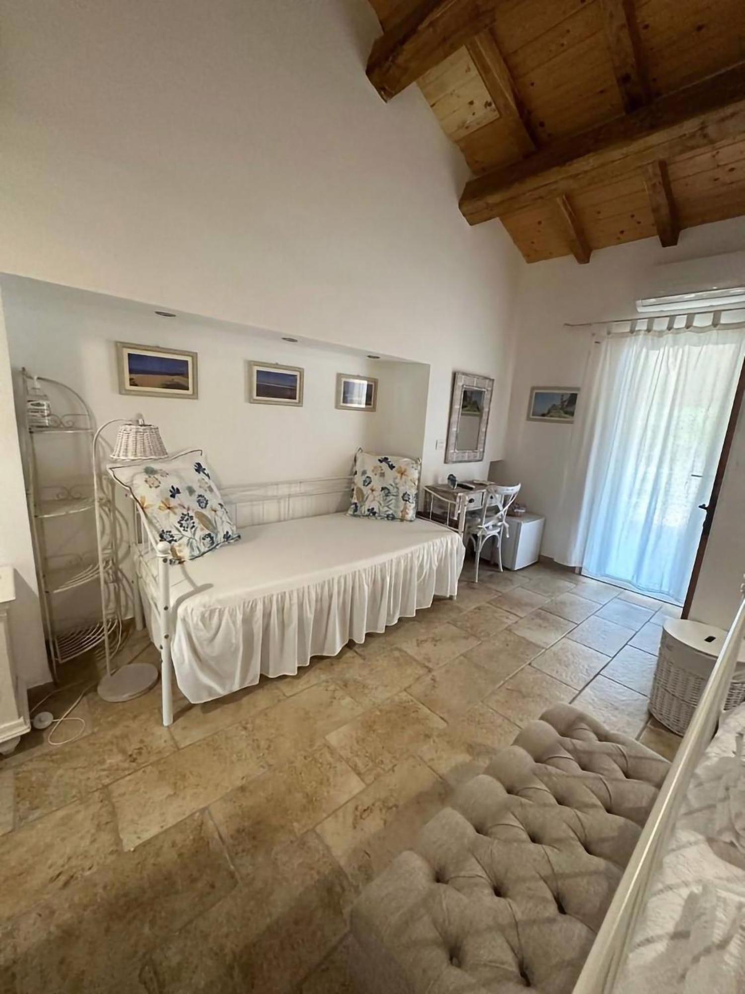 Monti Russu Natural Guest House Aglientu Kültér fotó